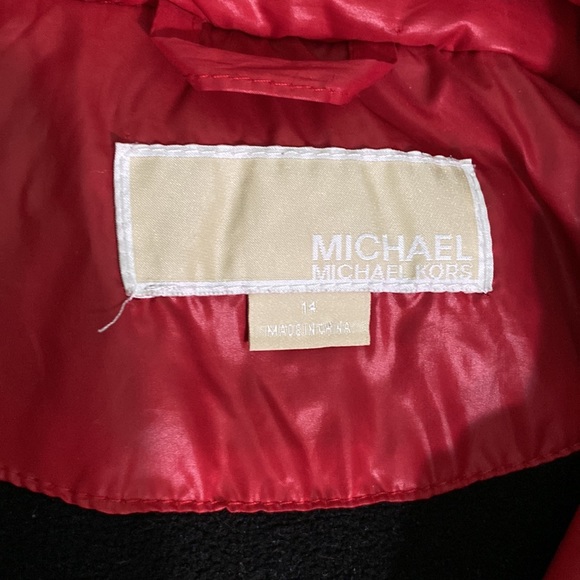 Red Michael Kors Puffer Jacket w/ Detachable Faux Fur-lined Hood and Buckle sz14 - Picture 6 of 8